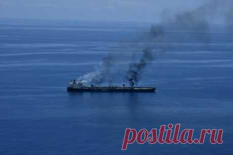 Названы последствия пожара на атакованном хуситами нефтяном танкере в Красном море