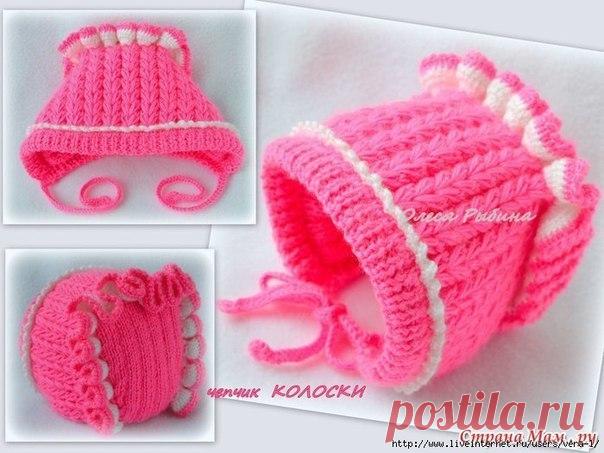 ЧЕПЧИК КОЛОСКИ ДЛЯ НОВОРОЖДЕННОГО

Для одной малютки нужен был чепчик на выписку . Опыта в вязании их у меня не было. Искала много разных вариантов, чтобы понять не просто принцип, а как высчитать размеры и снять мерки. 

Итак, чепчик КОЛОСКИ для новорожденного.
Пряжа Brilliant Vita, состав пряжи - 45% шерсть (ластер), 55% акрил,100 г/380м, цвет ультра розовый (№ 5102), спицы №2,5. Расход около 90 г.
Чепчик двойной, верхняя часть в 2 нити, внутренняя-в одну нить. Украшен р...