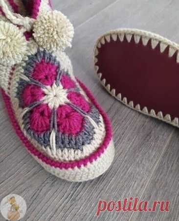 Узорные вязаные тапочки