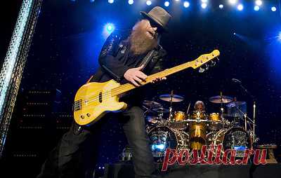 Умер басист ZZ Top Дасти Хилл. Музыкант ушел из жизни во сне на 73-м году жизни