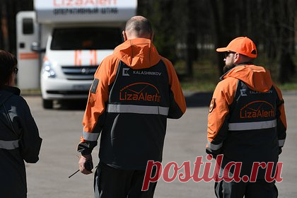 Раскрыты детали истории найденной в 4000 километров от дома школьницы из Бурятии. Пресс-служба добровольческого поисково-спасательного отряда «ЛизаАлерт» Республики Бурятия в беседе с «Лентой.ру» раскрыла детали истории найденной в четырех тысячах километров от дома школьницы. Ранее стало известно, что девочку, пропавшую 17 января в Бурятии, нашли в Челябинске.