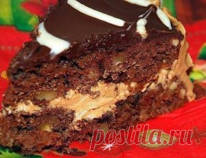 Торт с черносливом и орехами.