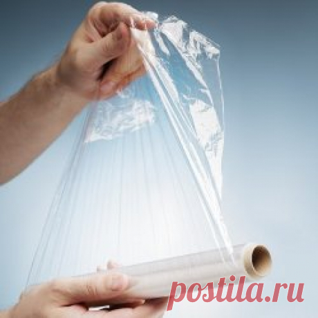 10 необычных способов использования пищевой пленки Пищевая пленка является одним из самых важных вещей для тех, кто хочет сохранить свежесть продуктов. 

Однако есть весьма необычные способы ее использования, о которых, вы возможно, не слышали. 

В этой подборке вы сможете ознакомиться с интересными идеями использования прозрачной пленки и, возможно, подчеркнете что-то для себя.