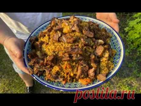КАК ГОТОВЯТ ПЛОВ В УЗБЕКИСТАНЕ. УЗБЕКСКИЙ ПЛОВ В КАЗАНЕ НА КОСТРЕ Ингредиенты:мясо грудинка говяжья 3.3 кгкосточка без мяса 1 шт рис Лазер 2 кг масло растительное 500 грлук 300грморковь 2.3 кг 50/50 желтая и краснаянут 150 гр барбарис 2 ст ложкикуркума 1 ст ложкакинза 2 ст ложки зира 1 ст ложкапаприка 1 ст ложкашафран 3 ст ложки.