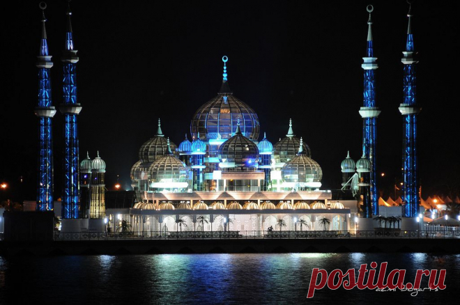 1269753421__cyristal-mosque-in-kuala-terengganu-malaysia