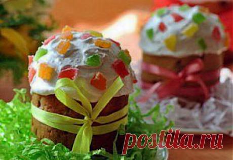 Готовимся к Пасхе. Кулич с клубникой |