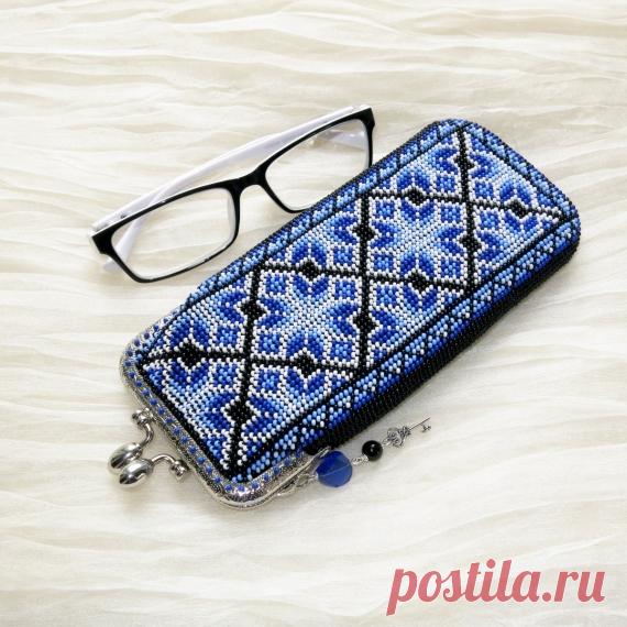 Футляр для очков из бисера с фермуаром "Путь на север"