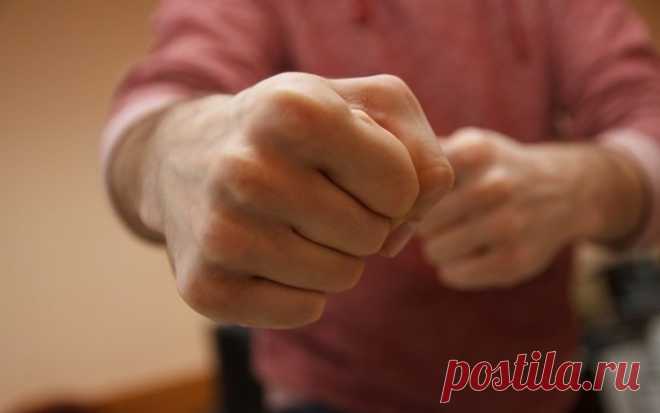 Этот трюк с кулаком поможет вам похудеть!