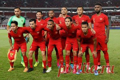 Стал известен возможный соперник сборной России по футболу в товарищеском матче. Министр молодежи и спорта Индонезии Дито Ариотеджо на встрече с послом России Людмилой Воробьевой рассказал о желании сборной России по футболу провести товарищеский матч. Он добавил, что сначала необходимо согласовать мероприятие с Футбольной ассоциацией Индонезии. «Надеюсь, это случится», — поделился министр.