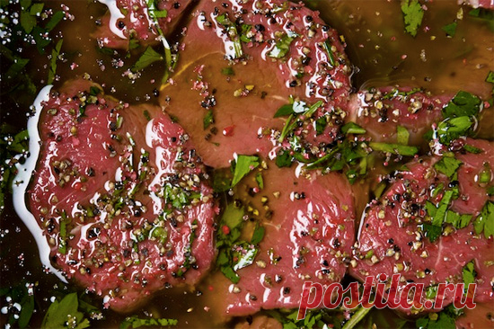 Стейки народов мира: выбираем самый вкусный 




Набор специй для стейка вполне можно ограничить солью и перцем, но иногда одного такого кулинарного минимализма для стейка недостаточно. Вот здесь-то и пригодятся маринады и приправы, позволяющие…