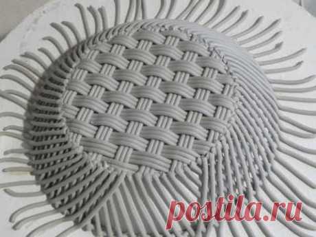 MAKING A HANDWOVEN HILLGROVE PORCELAIN BASKET CAHIRCIVEEN IRELAND - YouTube