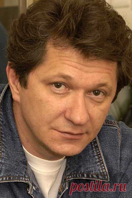 Андрей Ильин — биография, фильмография, фотографии актёра Родился 18 июля 1960г. в городе Горький. В 1979г. окончил Горьковское театральное училище (курс Б. Наровцевича). В 1983г. - окончил актерский факультет Рижской консерватории (мастерская А. Каца). С 1979 по 1989гг. - актер Рижского театра русской драмы. С 1989 по 2000гг. - актер театра им. Моссовета. С 2000 по 2006гг. - актер МХТ им. А. Чехова.