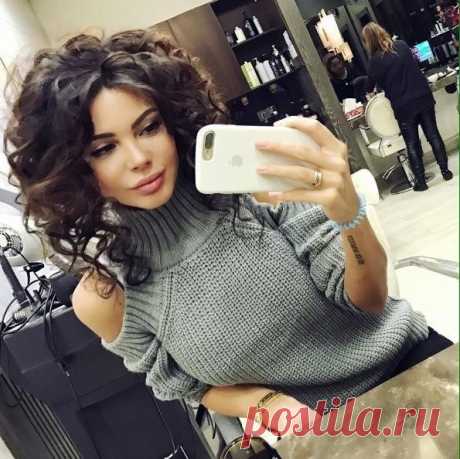 Здравствуйте))Девочки-мастерицы,подскажите как связать такой свитерок с открытыми плечами?)))