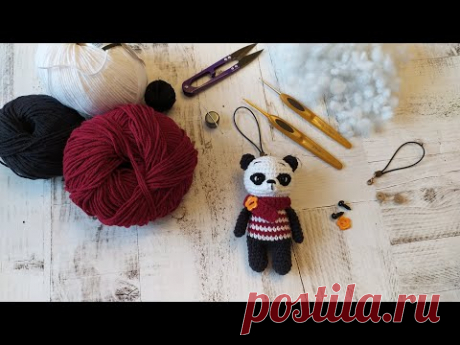 Вязаная игрушка брелок пандочка. Мастер-класс.