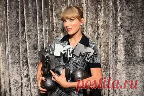 Назван исполнитель года по версии MTV Europe Music Awards. Подведены итоги MTV Europe Music Awards. Тейлор Свифт названа лучшей исполнительницей. Она также одержала победу в категориях «Лучшее видео» с клипом All Too Well и «Лучший поп». Главной песней года была названа Super Freaky Girl Ники Минаж. Биби Рекса и Дэвид Гетта стали лидерами в номинации «Лучшая коллаборация».