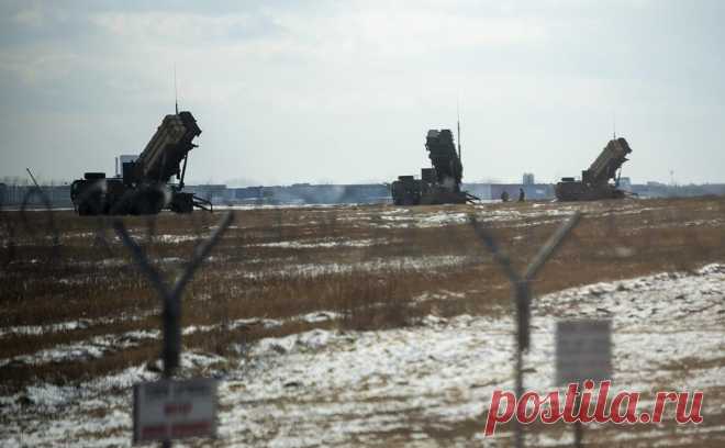 В конгрессе попросили Байдена разрешить Польше сбивать ракеты на Украине. Конгрессмены назвали подобную меру необходимой для защиты границ НАТО и для поддержки Украины. Они напомнили о падении ракеты в Польше в 2022 году, когда погибли два человека. Ракета была выпущена при работе украинской ПВО