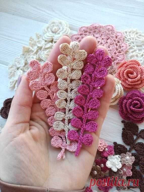 (4) Facebook