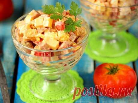 Смачний і ситний салат зі смаженими печерицями та шинкою Ця смакота підійде для будь-якого приводу!