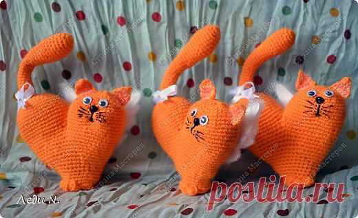 Вязаный котик - валентинка. Автор описания-Марина Шадрина.