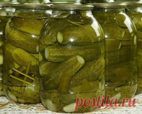 Вкусные хрустящие огурцы.
