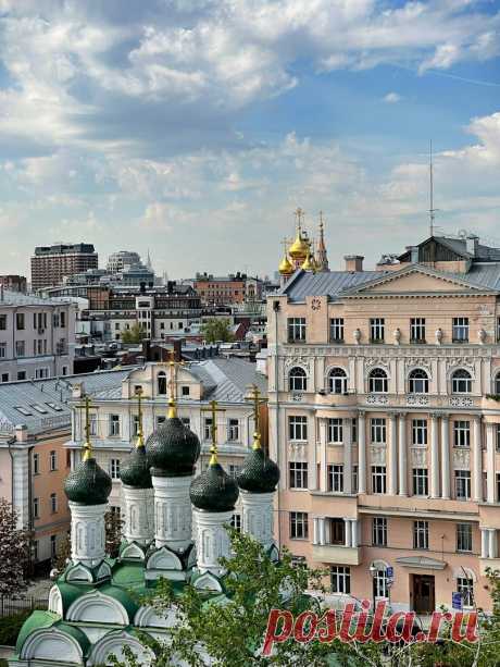 Вид на Замоскворечье с колокольни храма Усекновения главы Иоанна Предтечи под Бором. Фото: Елена Лепёхина