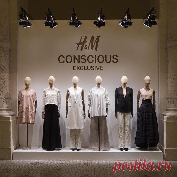 Новая экологичная коллекция Conscious Exclusive SS16 создавалась в тесном сотрудничестве с Парижским Музеем Декоративного искусства, чей уникальный архив работ, в частности, картины французского художника-символиста Гюстава Моро, стали основой для принтов новой линии. Все модели из коллекция H&M Conscious Exclusive выполнены из переработанных и органических материалов и поступит в продажу в некоторые магазины H&M 7 апреля 2016 года. Это первые кадры выставки, проходящей сейчас в музее.…