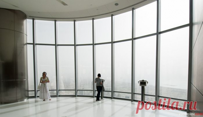 КУПИТЬ ЗАРАНЕЕ БИЛЕТ.....Самый правильный способ – зайти на сайт Бурдж Халифа за 3-4 дня до планируемой даты и оплатить по банковской карточке нужное вам время, что мы и сделали. Билет на одного человека в этом случае обходится в 25 баксов, что уже вполне приемлемо.Бурдж Халифа | Авторский проект В.Соболева