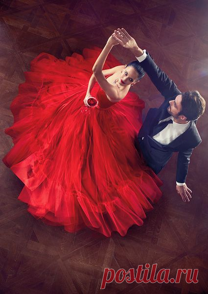 Lady in red: Ева Грин для знаменитого календаря / Surfingbird знает всё, что ты любишь