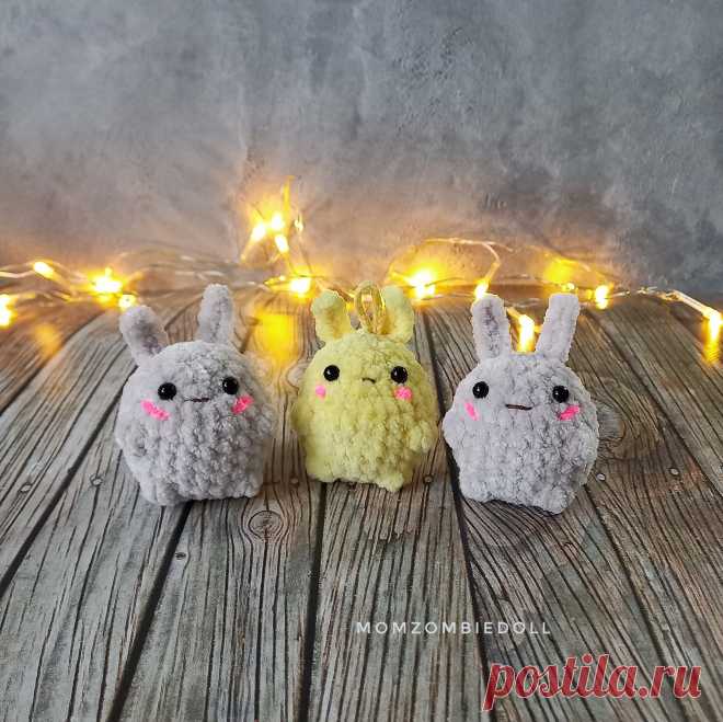 PDF Зайка Пузырик крючком. FREE crochet pattern; Аmigurumi animal patterns. Амигуруми схемы и описания на русском. Вязаные игрушки и поделки своими руками #amimore - маленький зайка из плюшевой пряжи, плюшевый заяц, брелок в виде зайчика, кролик, зайчонок, крольчонок.