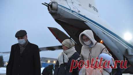 Из-за землетрясения в аэропорту не смогли вовремя приземлиться четыре самолета. Из-за землетрясения четыре самолета, летевшие в Казахстан, не смогли приземлиться в аэропорту Алма-Аты вовремя. Как сообщили в комитете гражданской авиации министерства транспорта Казахстана, организация воздушного движения в диспетчерском ...