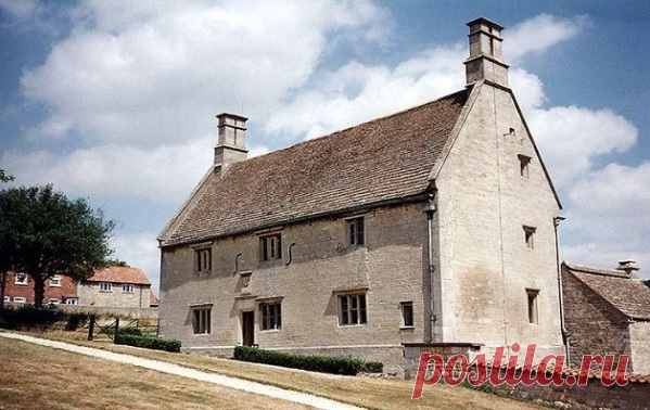 ИСААК НЬЮТОН - что Вы о нем знаете? 

Исаак родился в семье фермера 04.01.1643. За несколько месяцев до его рождения умер отец. Мать, пытаясь устроить личную жизнь, переехала в другой городок, оставив маленького сына с бабушкой в деревне Вулсторп. 

Отсутствие родителей повлияло на характер маленького гения: он был молчалив и замкнут. Всю свою жизнь он чувствовал себя одиноким, никогда не женился и не имел семьи. 
Продолжение + прикольное видео