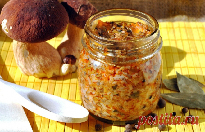 Обалденная грибная икра на зиму, очень вкусно и полезно 
Ингредиенты: 
- грибы (отварные) - 2 кг. - лук репчатый (рубленный) - 300 гр. - морковь (тёртая) - 300 гр. - масло растительное - 1 стак. - лист лавровый - 3 шт. - перец чёрный (горошком) - 10 шт. - …