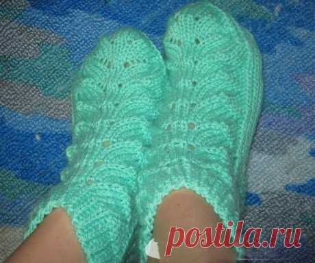 Необычные носочки, связанные спицами