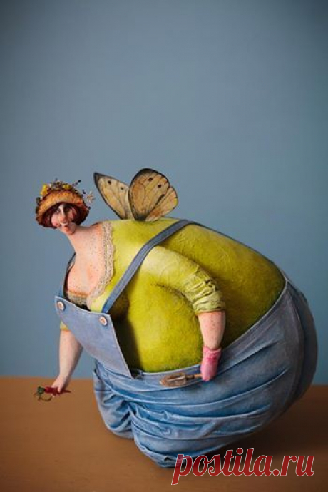Papier mache cat figurine, Papier mache art doll, Papier mache Cat with glasses and fish, Animal sculpture
