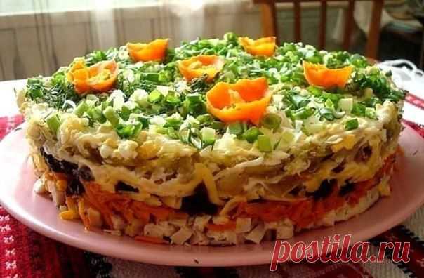 Слоёный салат с черносливом "Ночка"