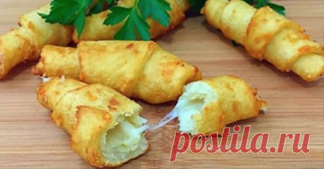 Картофель фри и чипсы остались в прошлом. Эти рогалики затмят любое блюдо из картофеля!
=Картофель — 200 г
Пшеничная мука — 100 г
Соль — по вкусу
Твердый сыр- 6 ст. л.
Подсолнечное масло — 150 мл