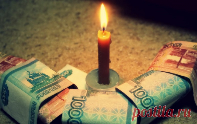 Сильный денежный обряд с церковной свечой: заговор на богатство