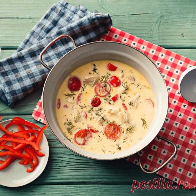 Fisch-Eintopf In vielen Regionen Deutschlands gehört Fisch rund ums Jahr auf die Speisekarte. Wie gut er sich im Fisch-Eintopf mit Tomate und Paprika macht, erfährst du im REWE Rezept!