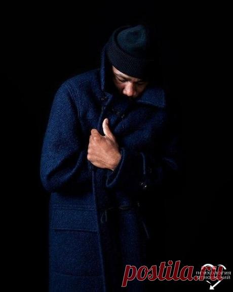 Мудрый человек сказал однажды. ▪Три вещи никогда не возвращаются обратно: время, слово, возможность. ▪Три вещи не следует терять: спокойствие, надежду, честь. ▪Три вещи в жизни наиболее ценны: любовь, убеждение, доверие. ▪Три вещи в жизни ненадежны: власть, удача, состояние. ▪Три вещи определяют человека: труд, честность, достижения. ▪Три вещи разрушают человека: вино, гордыня, злость. ▪Три вещи труднее всего сказать: «Я люблю тебя», «Прости», «Помоги мне».