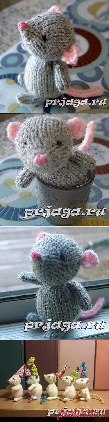Вязаная игрушка: мышка спицами