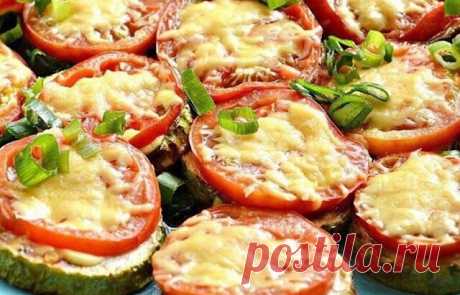 Представляем вашему вниманию рецепт очень вкусной закуски, которая понравится абсолютно всем.  Бутерброды не всегда ассоциируются с вкусной и полезной едой. Скорее с каким-нибудь быстрым перекусом, который только перебивает аппетит. Но в поисках легких и вкусных закусок я открыла для себя уйму интересных, невероятно аппетитных и самое главное – полезных идей бутербродов для любого стола. Делюсь с вами рецептом отменных бутербродов из сезонных овощей. Такая вкуснятина смета...