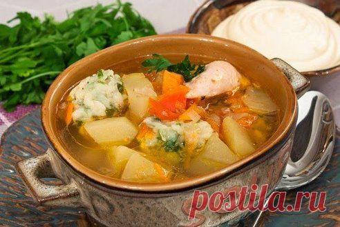 Суп с цыпленком, овощами и клецками с зеленью.Безумно вкуснo!! Быстро, легко и ОЧЕНЬ вкусно! Рецепт совсем простой. !! Более подробно о рецепте можете узнать в источникe: шеф-повар Одноклассники, по ссылке fastppc.net/5cabb Рекомендуем посмотреть!!! Приятного аппетитa

Дорогие кулинары! Чтобы не потерять рецепт, жмите "Класс!", а потом "поделиться". Рецепт будет на вашей стене В Одноклассники. Всё ОК!