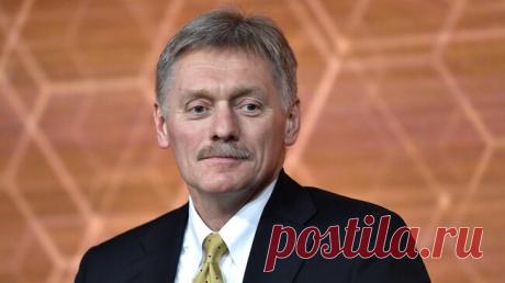 Подход США в мировых делах тяготеет к примитивизму, заявил Песков