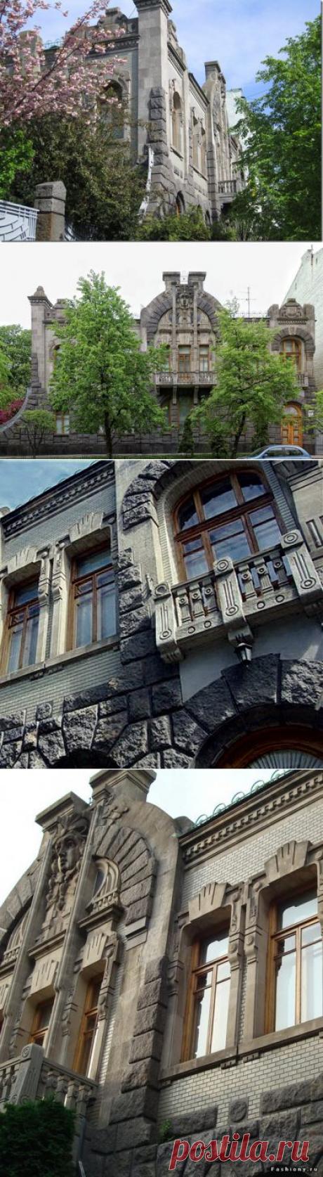 Киев. Дом Плачущей вдовы.