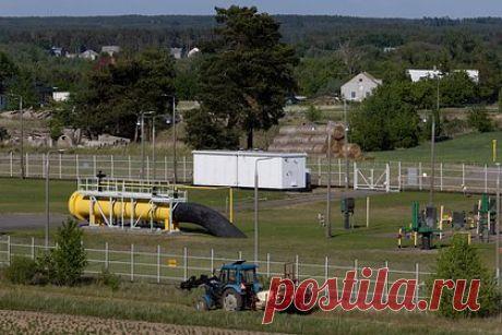 Польша назвала условие для совместных с Европой закупок газа. Польша настаивает на добровольности совместных закупок газа странами Европейского союза, такое условие назвал министр правительства Польши по делам Европейского союза Шимон Шинковский вель Сенк. С точки зрения ситуации с газом Польша одна из самых безопасных стран в Европе, считает Шинковский.