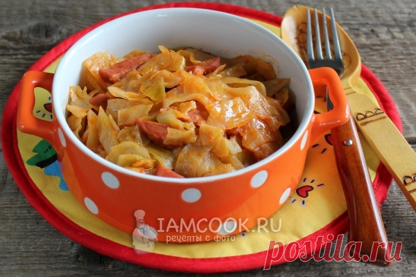 Тушеная капуста с колбасой в мультиварке