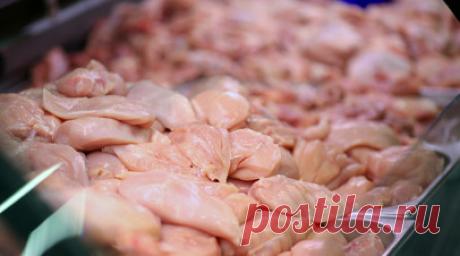 В ФАС России анонсировали проверку обоснованности цен на мясо птицы. Федеральная антимонопольная служба (ФАС) России направила запросы трём крупнейшим производителям мяса птицы для проверки обоснованности оптово-отпускных цен. Читать далее