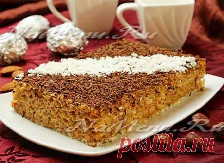 Торт из вафельных коржей со сгущенкой и орехами