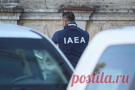 МАГАТЭ не нашло «грязную бомбу» на Украине. Представители МАГАТЭ в ходе инспекции трех ядерных объектов Украины не зафиксировали признаков незаявленной ядерной активности, которые можно было бы отнести к созданию грязной бомбы. Об этом говорится в официальном заявлении агентства. Сотрудники МАГАТЭ также добавили, что повторно проанализируют пробы.