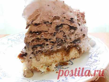 Мильфей «Семифреддо с кофе и шоколадом» или Millefoglie Croccante Semifreddo al Caffè e Mascarpone от Луки Монтерсино.